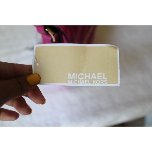 nwt Michael Kors fuschia nylon Bedford Flap Crossbody Bag (pu120 - Picture 3 of 10